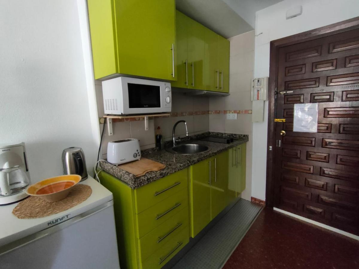 Flat2 Studio 150M From The Beach With Pool Torre Del Mar Exteriör bild