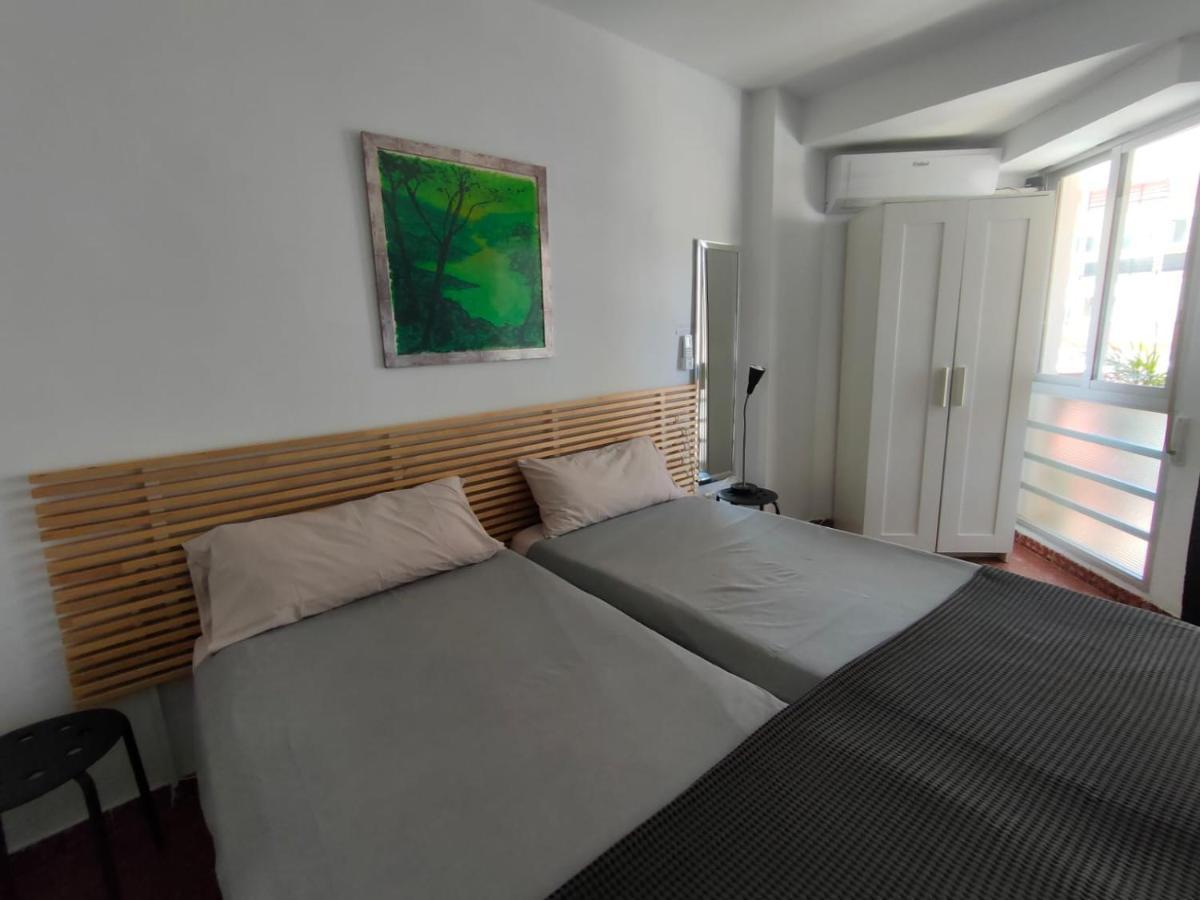 Flat2 Studio 150M From The Beach With Pool Torre Del Mar Exteriör bild